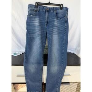 Across the Pond Signature Line Men's Jeans 36 x 32 Med wash